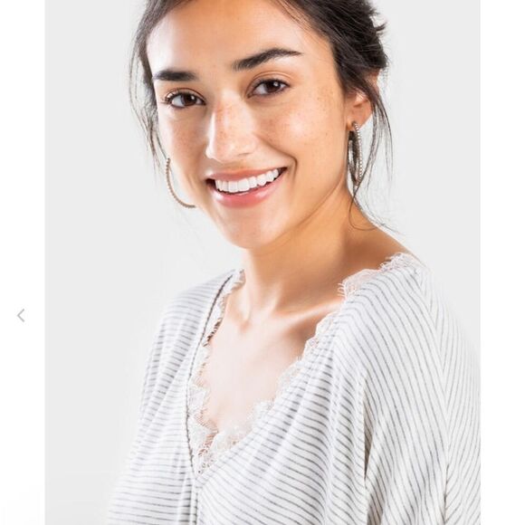Francesca’s Nickie Lace Trim Striped Top Color Ivory & Grey Striped size XXS - Picture 13 of 13
